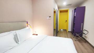 Фото номера Двухместный номер с 1 кроватью или 2 отдельными кроватями Отель City Hotel Shymkent г. Шымкент 2