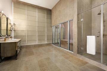 Фото номера Люкс VIP с кроватью размера «king-size» Отель Ramada by Wyndham Shymkent г. Шымкент 3