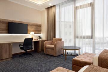 Фото номера Номер с кроватью размера &quot;king-size&quot; - Для некурящих Отель Ramada by Wyndham Shymkent г. Шымкент 4